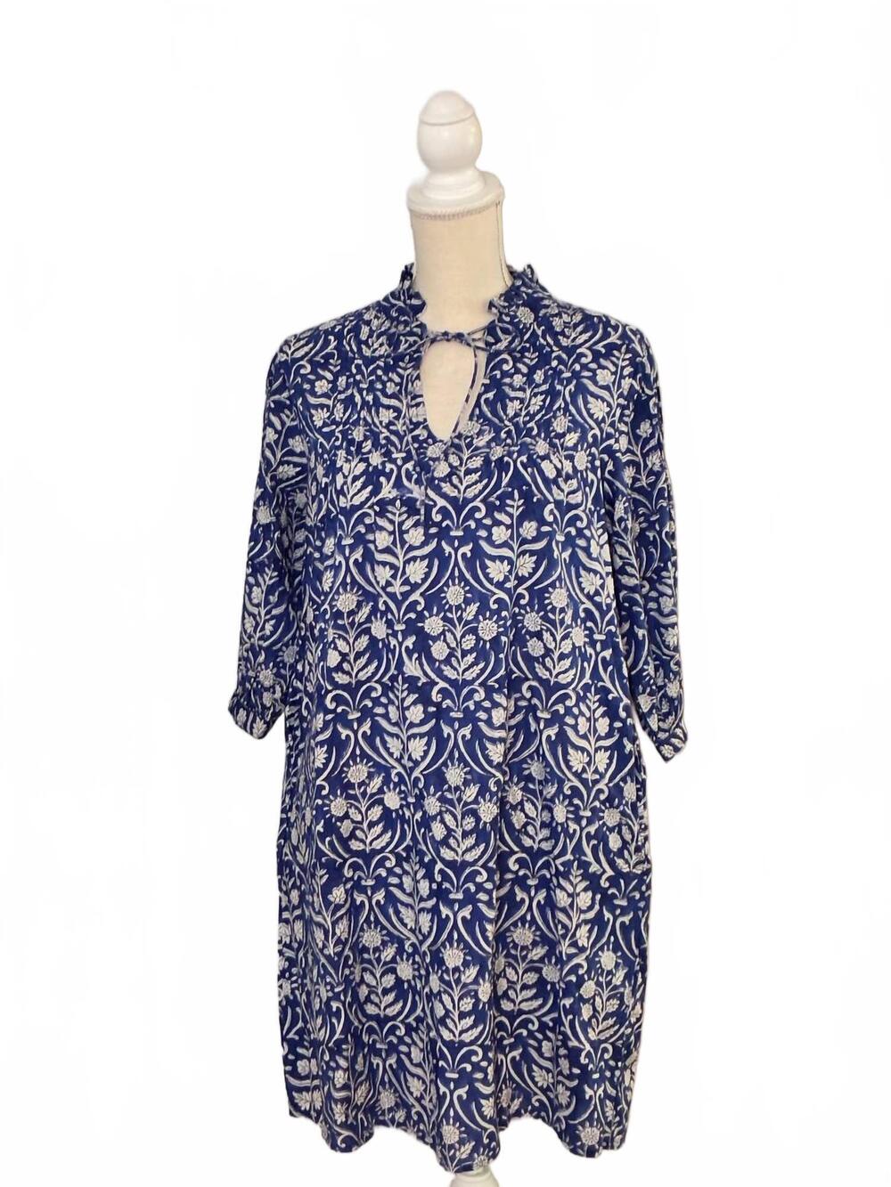 NEW FITZROY & WILLA women's betty v neck dress in blue